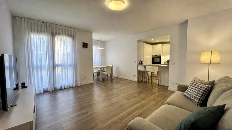 Suelo laminado nuevo en reforma de piso en Madrid, mejor suelo Reforma Madrid