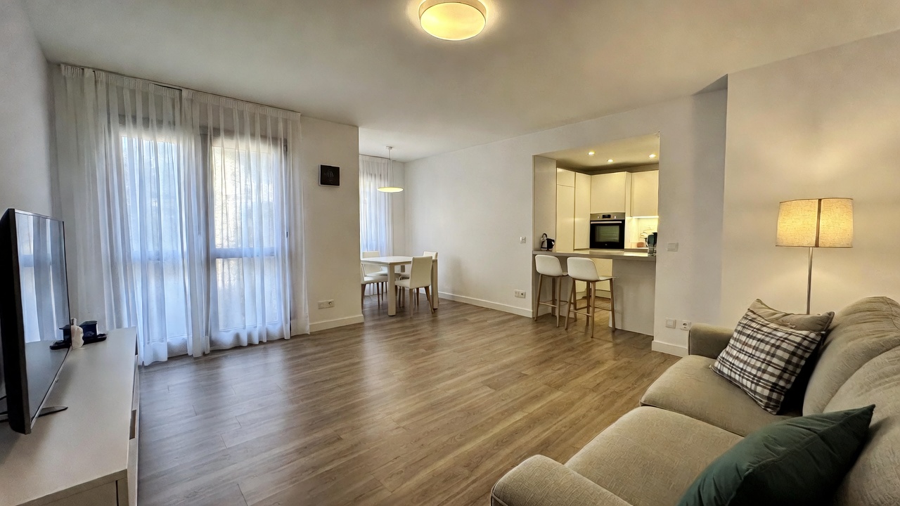 Suelo laminado nuevo en reforma de piso en Madrid, mejor suelo Reforma Madrid